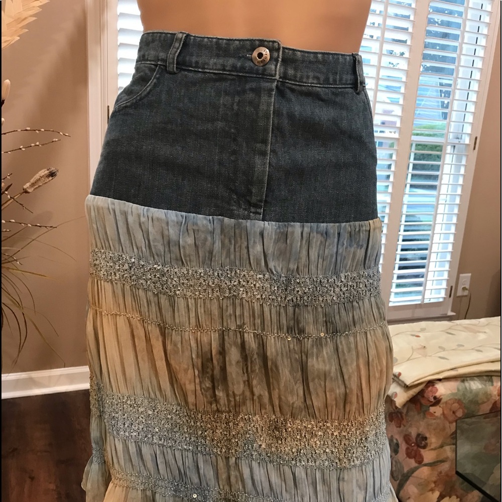 ADORABLE & FUN SKIRT IN SUPERB CONDITION